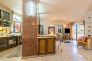 Pacos Resort Luxury House 16