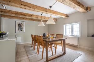 City Apartment With Exposed Ceiling Beams