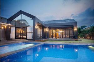 De Black Challet Villa