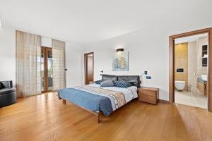 Villa De Flora with salt water pool & sea view near Fažana