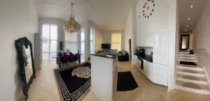 Canal view In City - Greve Strand