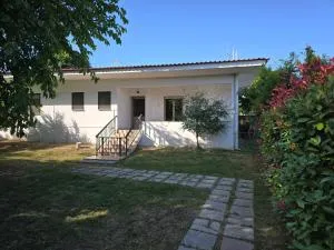 Haus mit Garten nähe Olymp & Strand, ruhige Lage - Vrontoú