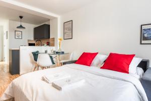 Elegant Studio for 2 - Very close to huge Parc