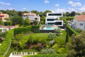 Villa Lucy Banjole for 12 people near Medulin with heated indoor pool & spa just 400 meters from the 