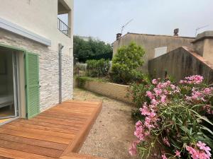 Appartements Superbe appart neuf centre ville 6 personnes calme avec jardin : photos des chambres