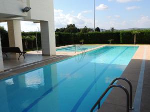 Frente a playa de arena