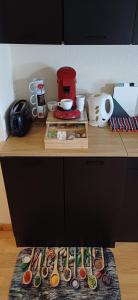 Studio 3 lits dans belle maison ancienne et jardin fermé