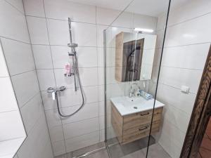 Apartment Arlberg by Interhome