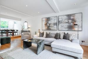 Rare 4beds Townhouse in Kensington with Patio