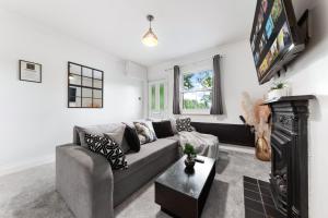 The Hogwarts Retreat - Cinema Room -