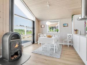 Holiday Home Yalene - 1-2km from the sea in Lolland- Falster and Mon by Interhome