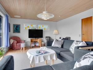 Holiday Home Rico - 200m from the sea by Interhome