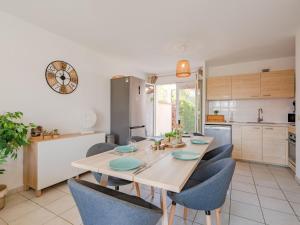 Apartment Les Eucalyptus-12 by Interhome