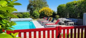 Maisons de vacances Le clos du Verdelet vue mer piscine : photos des chambres