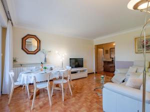 Apartment Les Mimosas-3 by Interhome