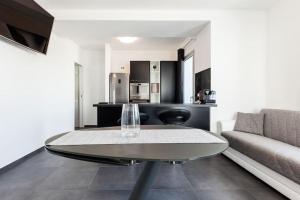 Leonida's Home - Shared Pool, Jacuzzi and beach 150mt img10