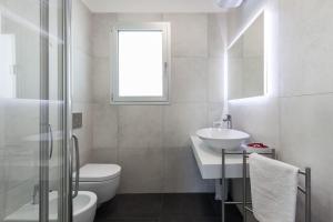 Leonida's Home - Shared Pool, Jacuzzi and beach 150mt img9