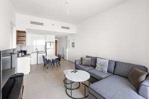 Modern Luxe 1BR - 8 Mins Burj Khalifa & Dubai Mall