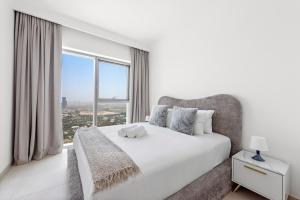 Modern Luxe 1BR - 8 Mins Burj Khalifa & Dubai Mall