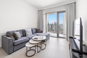 Modern Luxe 1BR - 8 Mins Burj Khalifa & Dubai Mall