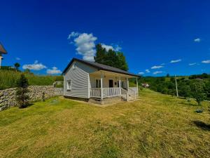 Snow White Chalet- Mountain Retreat in Kolašin