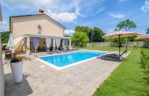 Villa Ondine with 3 bedrooms in Istrien