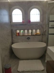 Villas A nice villa with pool and spa, cool garden! : photos des chambres
