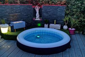 Villas A nice villa with pool and spa, cool garden! : photos des chambres