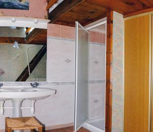Maisons de vacances Gite en duplex 4 personnes, Vallee de la Jordanne, Cantal : photos des chambres