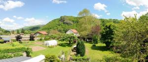 Maisons de vacances Gite en duplex 4 personnes, Vallee de la Jordanne, Cantal : Maison 2 Chambres