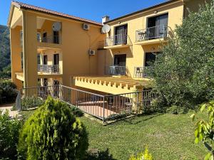 Villa Risan Apartments