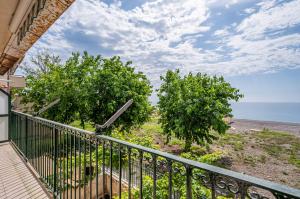 Sicily Beachside Apartment One Minute to the Shore