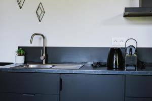 Appartements Appartement les Glycines - Acces Piscine : photos des chambres