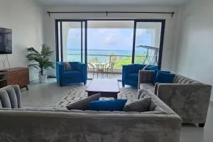 Homes by Wan Opulent Beachfront Apartment - Junda