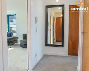 CENTRAL SERVICED APARTMENTS - 2 Bedroom - City Quay Views - Walkthe City Centre - Smart TVs inRooms - We are your Short Term Stay Specialists in Dundee - Get in touch to book your stay - CENTRAL SHORT LETS Dundee