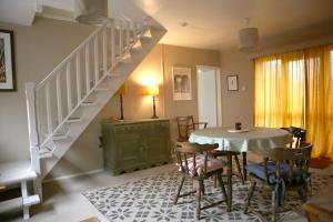 Convenient and stylish cottage