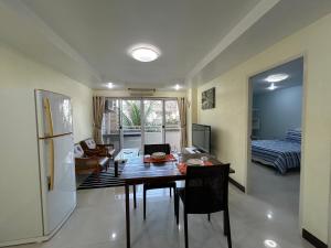 Phuket Town Condo 2 Bedroom with Balcony-Cats Friendly