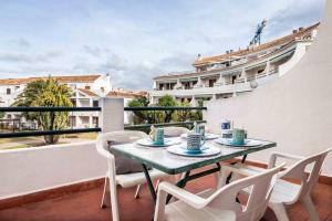 Mare Nostrum junto a la Marina