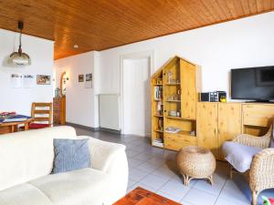 Apartment von Dollen-1 by Interhome