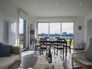 Maisons de vacances Holiday Home Ty Mamm by Interhome : photos des chambres