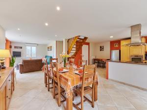 Maisons de vacances Holiday Home Le Lanchon by Interhome : photos des chambres