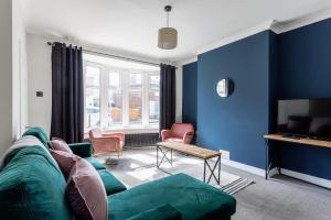 3 Br Spacious Home 10 Mins Walk From Hospital