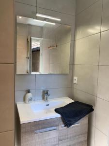 Appartements Appartement Les Vendanges Parking prive Gites1596 : photos des chambres