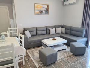 Modern apartment Fishta Q5 22