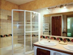Maisons de vacances Holiday Home Sweet Home in Luberon by Interhome : photos des chambres