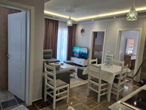 Modern apartment Fishta Q5 22