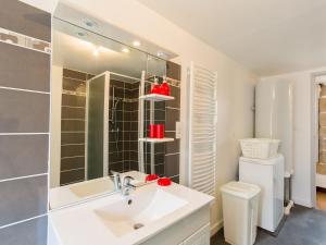 Maisons de vacances Holiday Home Le Manoir by Interhome : photos des chambres