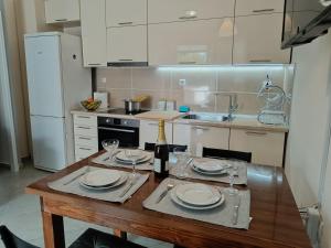 Salamis room