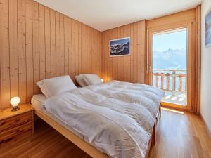 Apartment Les Cîmes 8 by Interhome