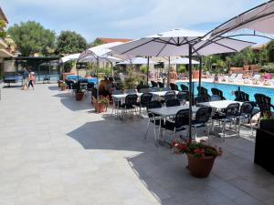 Apartment Club Benista T3 by Interhome